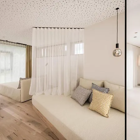 Hotel Stoa - Elegant & Romantic Guest House - 